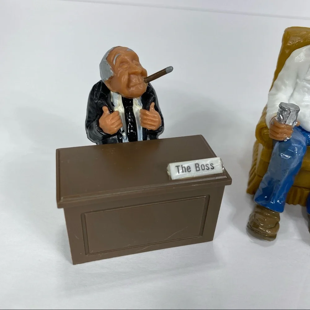 Vintage Wilton Cake Toppers Armchair Quarterback Old Man In Chair TV The Boss